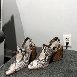 Only worn 2x!! New new new Vince Camuto booties!!! Looking for a new home!